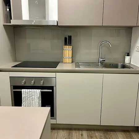 Spacious & Stylish - Partial View Apartamento